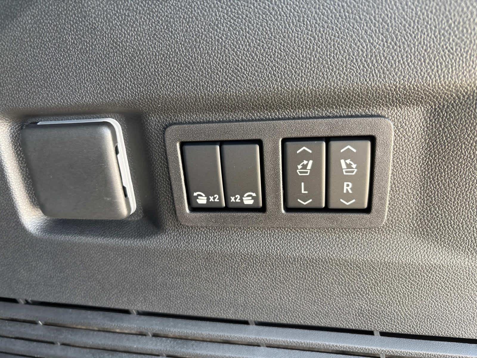 Vehicle image 38 of 53