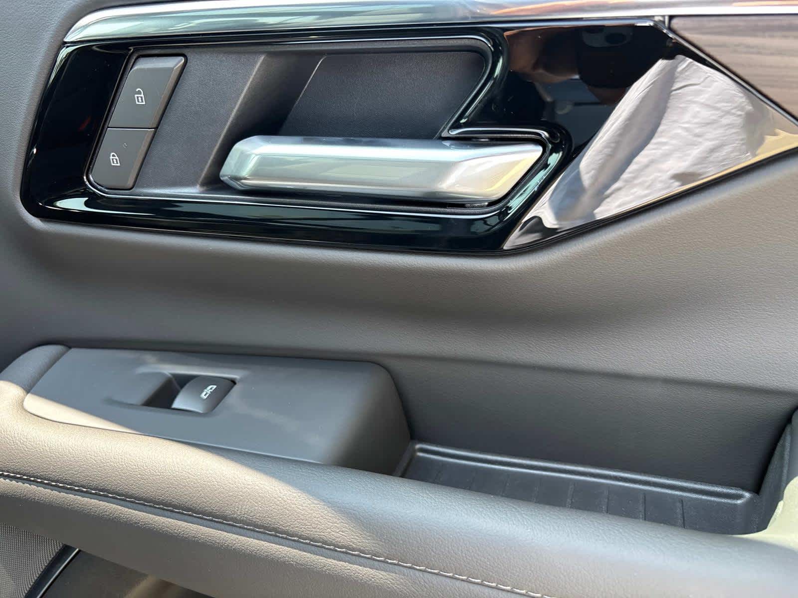Vehicle image 43 of 53