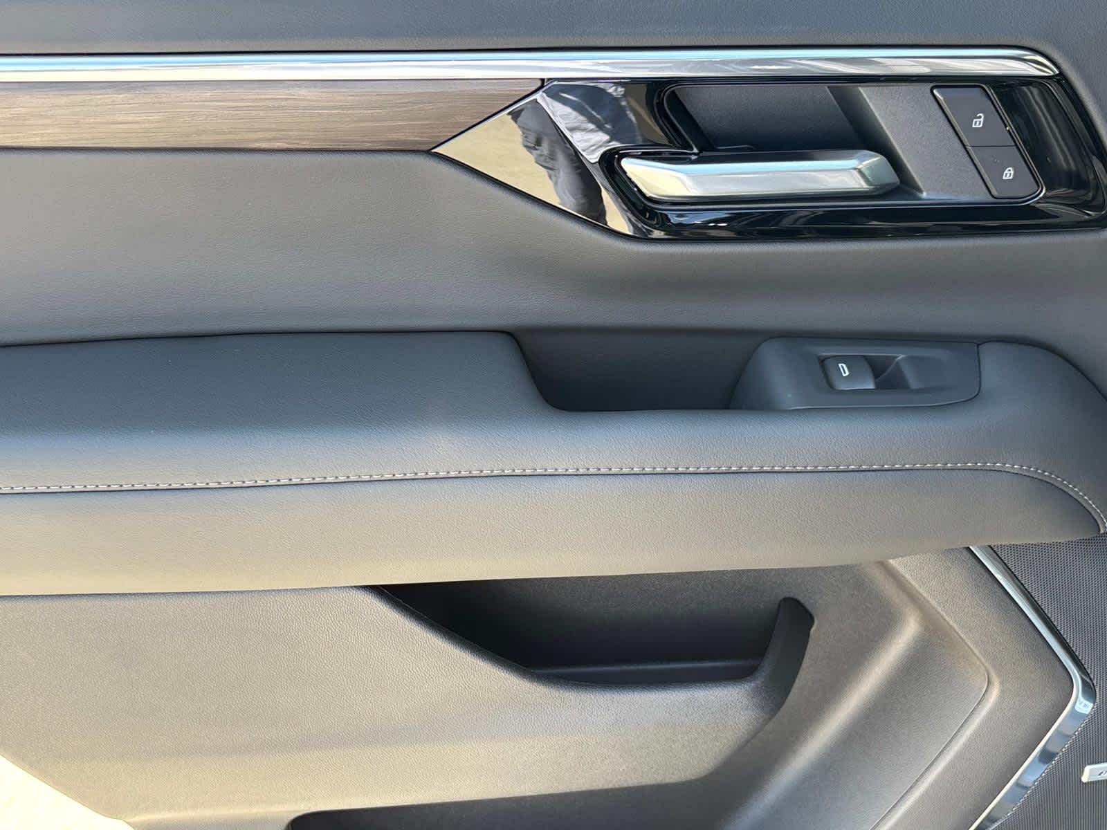 Vehicle image 26 of 53