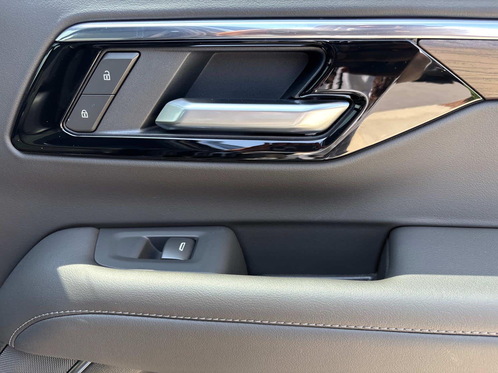 Vehicle image 40 of 53