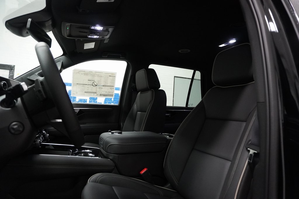 Vehicle image 17 of 40