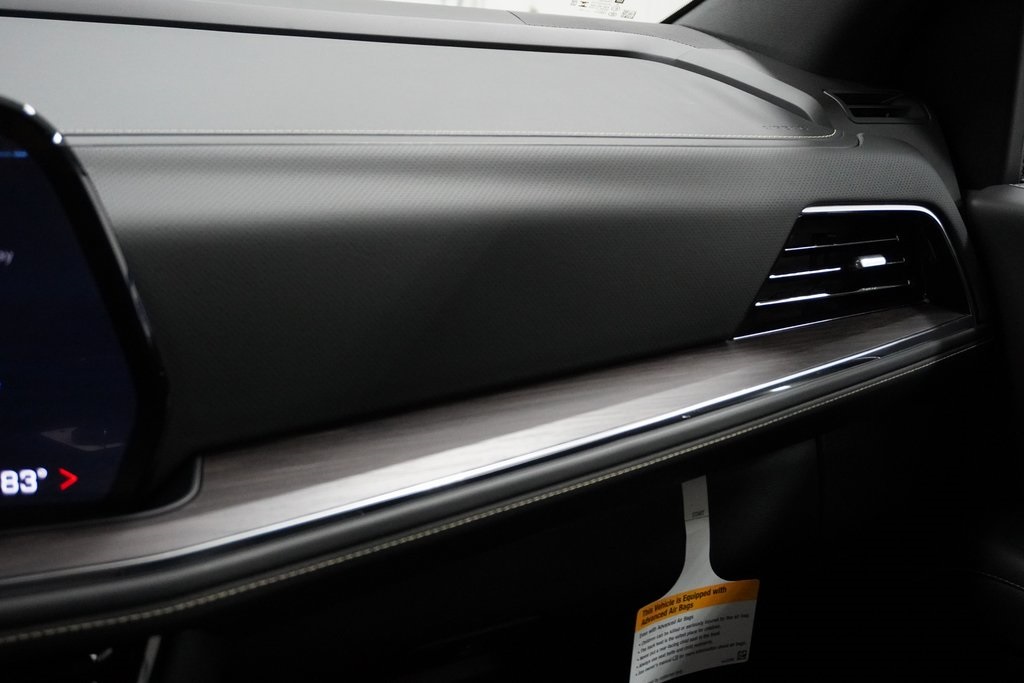 Vehicle image 32 of 40