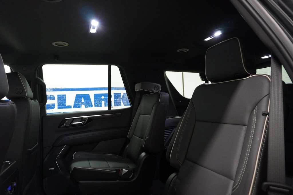 Vehicle image 38 of 40