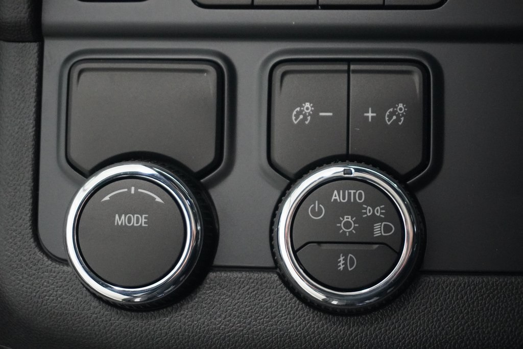 Vehicle image 20 of 40