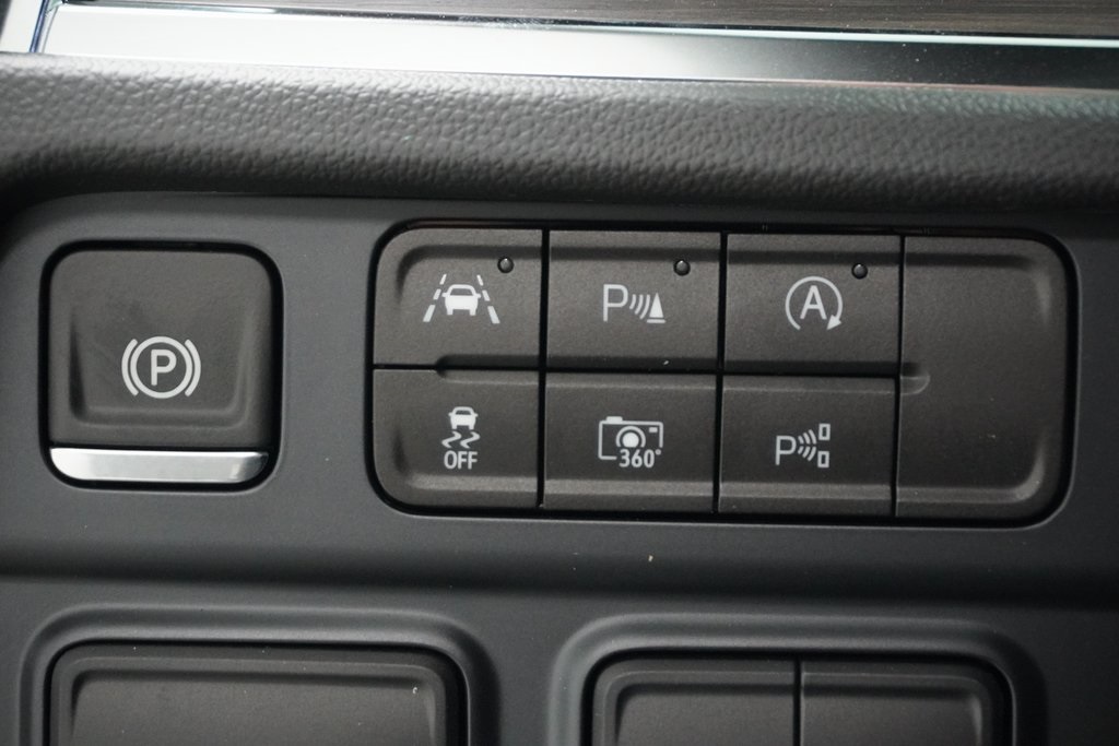 Vehicle image 19 of 40