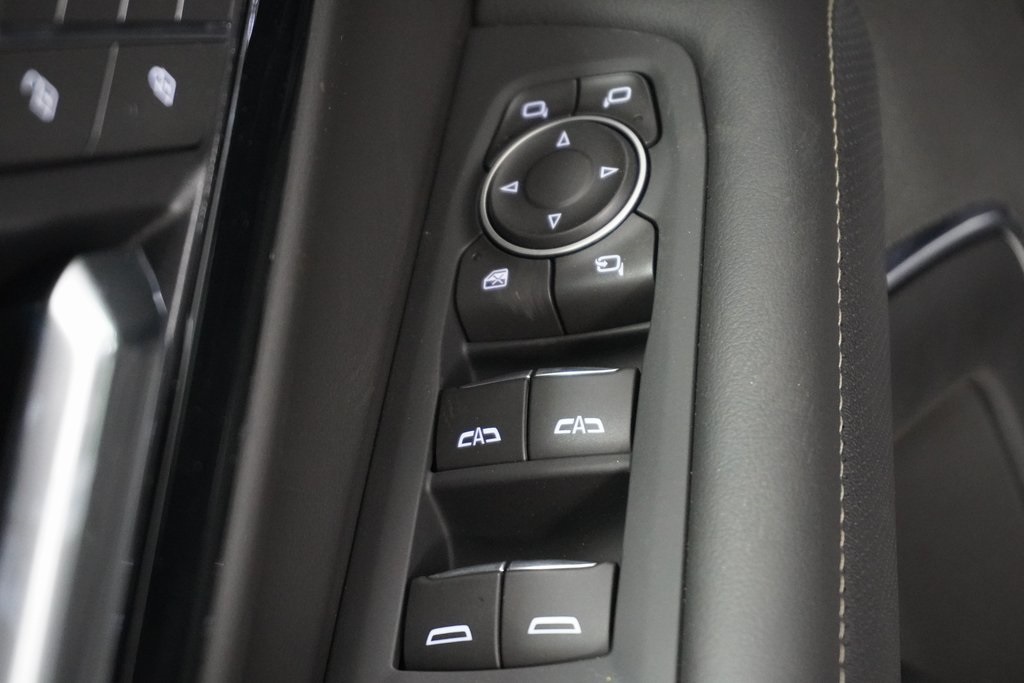 Vehicle image 14 of 40