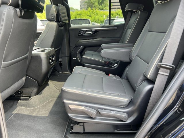 Vehicle image 17 of 23