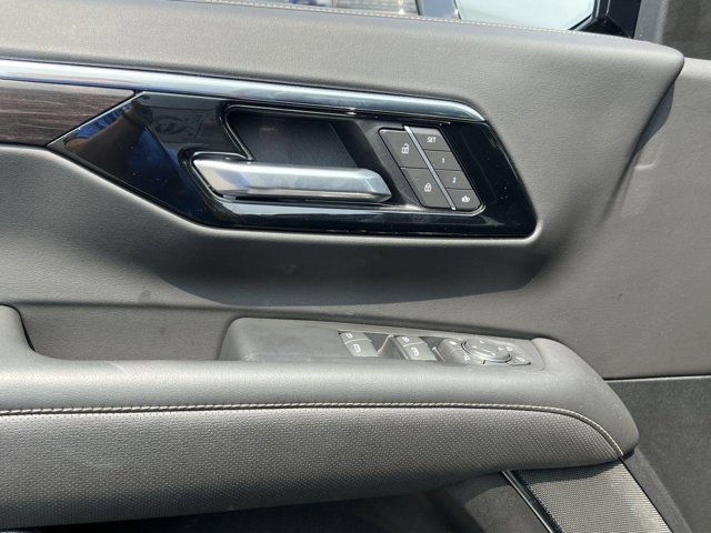 Vehicle image 7 of 23