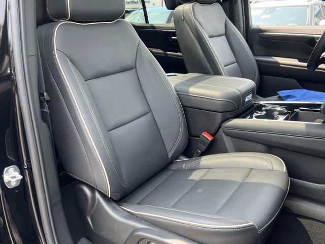 Vehicle image 19 of 23