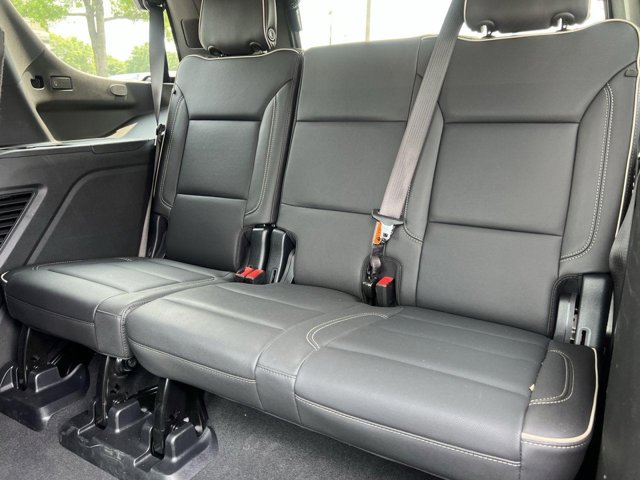 Vehicle image 18 of 23