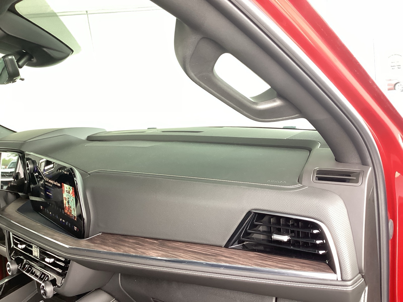 Vehicle image 24 of 45