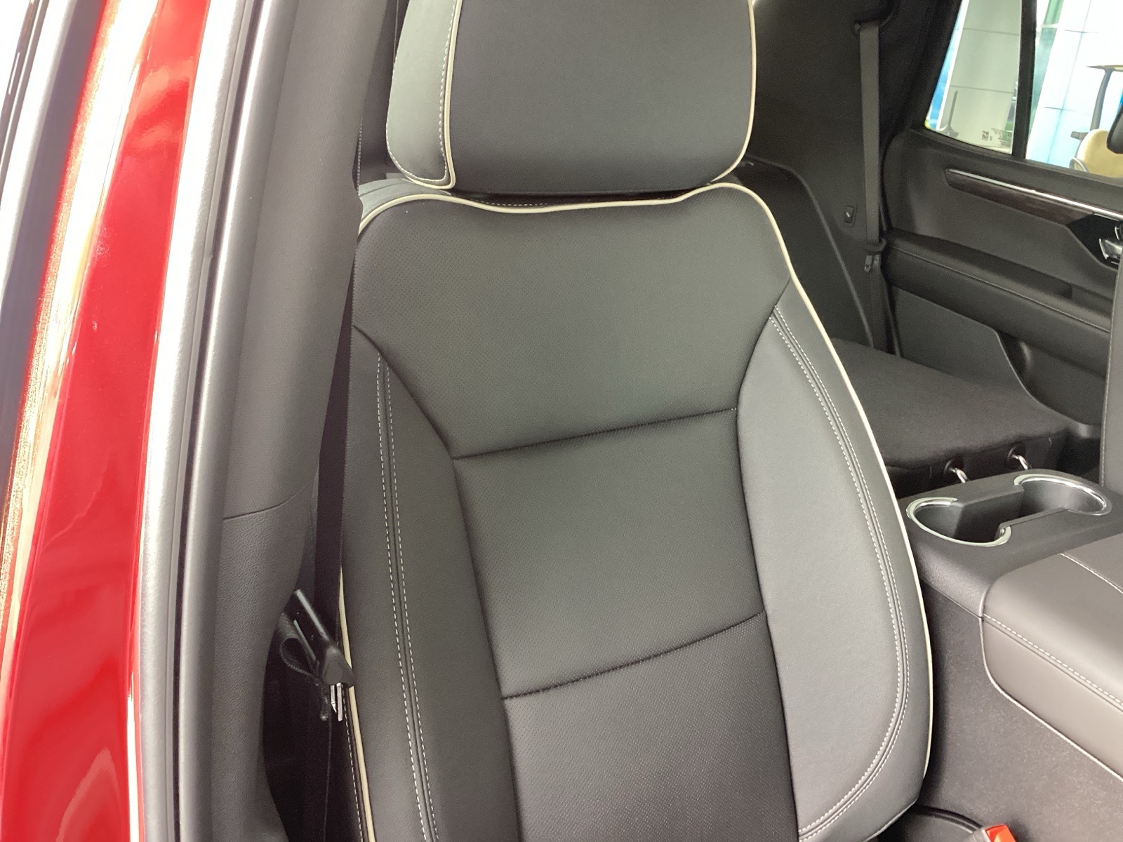 Vehicle image 25 of 45