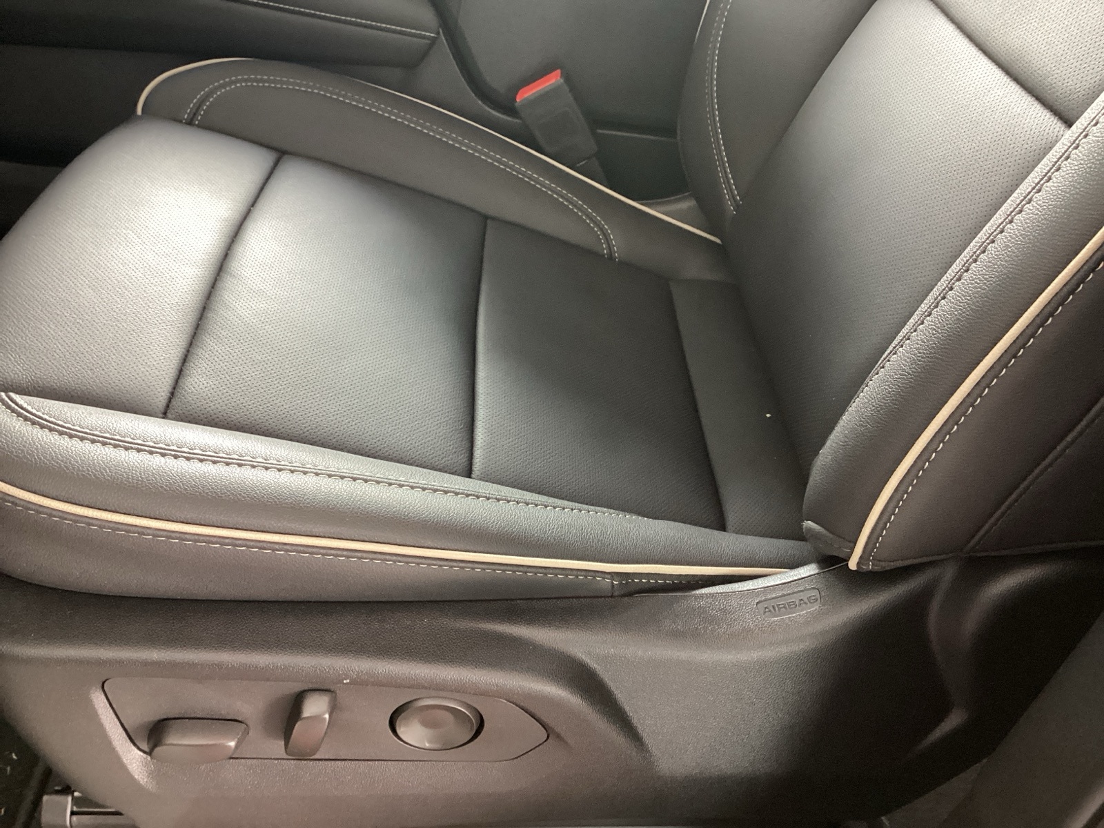 Vehicle image 14 of 45