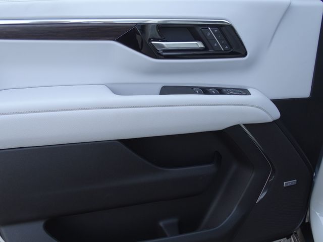 Vehicle image 15 of 24