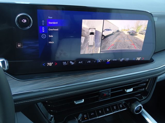 Vehicle image 22 of 24