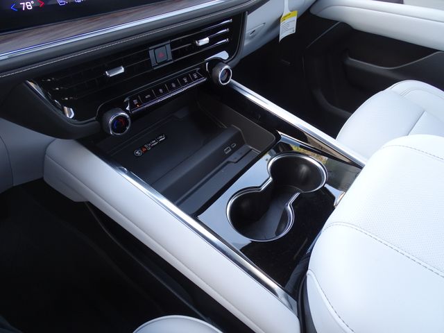 Vehicle image 23 of 24