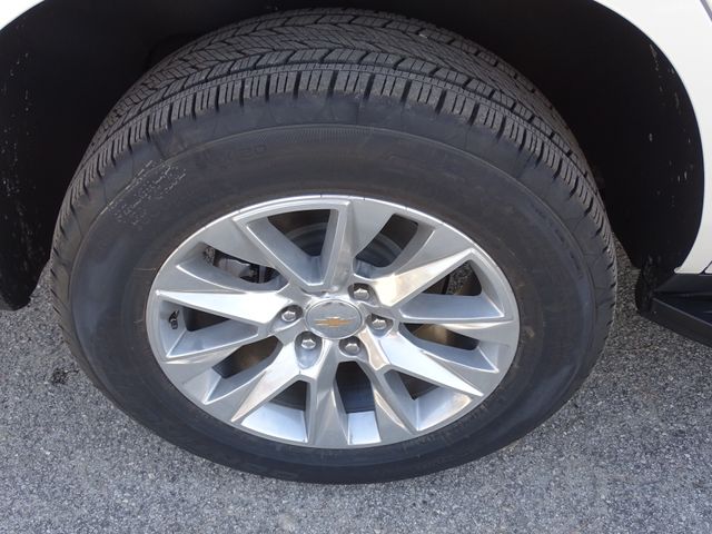 Vehicle image 10 of 24