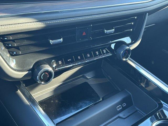 Vehicle image 25 of 37