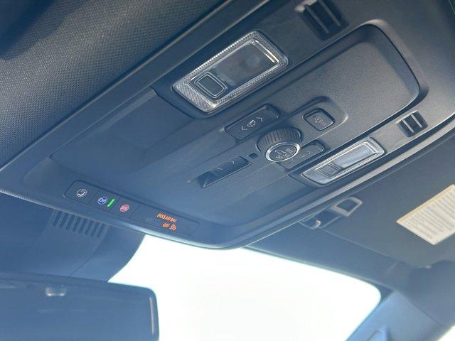 Vehicle image 26 of 37