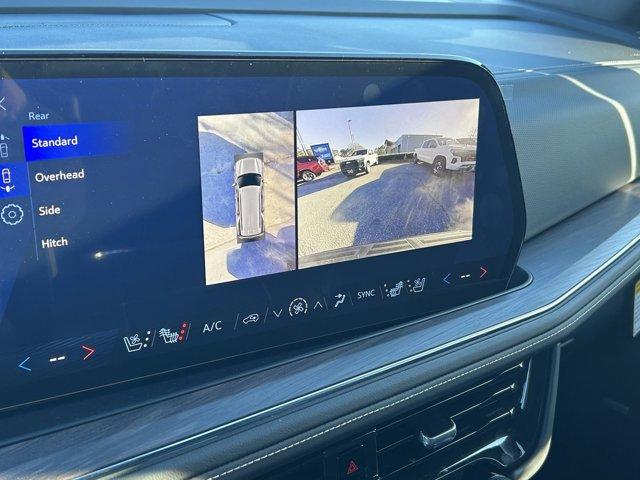 Vehicle image 23 of 37