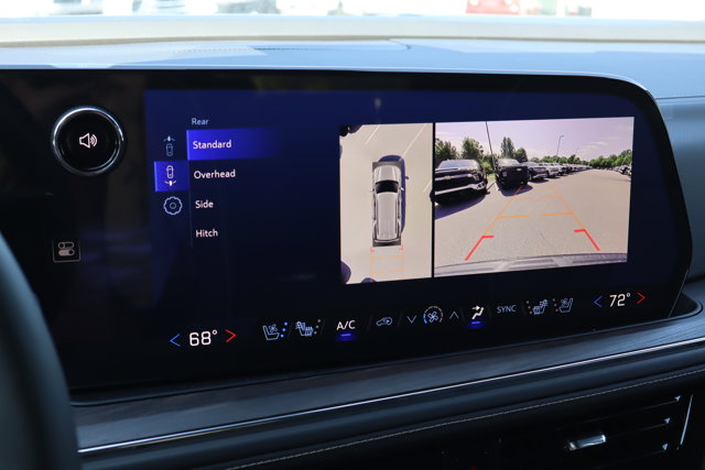 Vehicle image 15 of 26