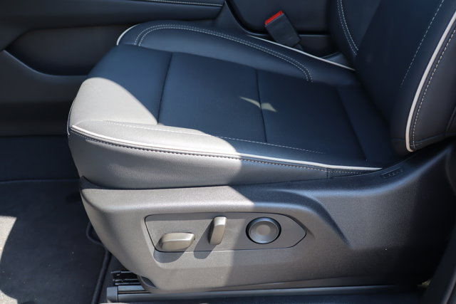 Vehicle image 12 of 26