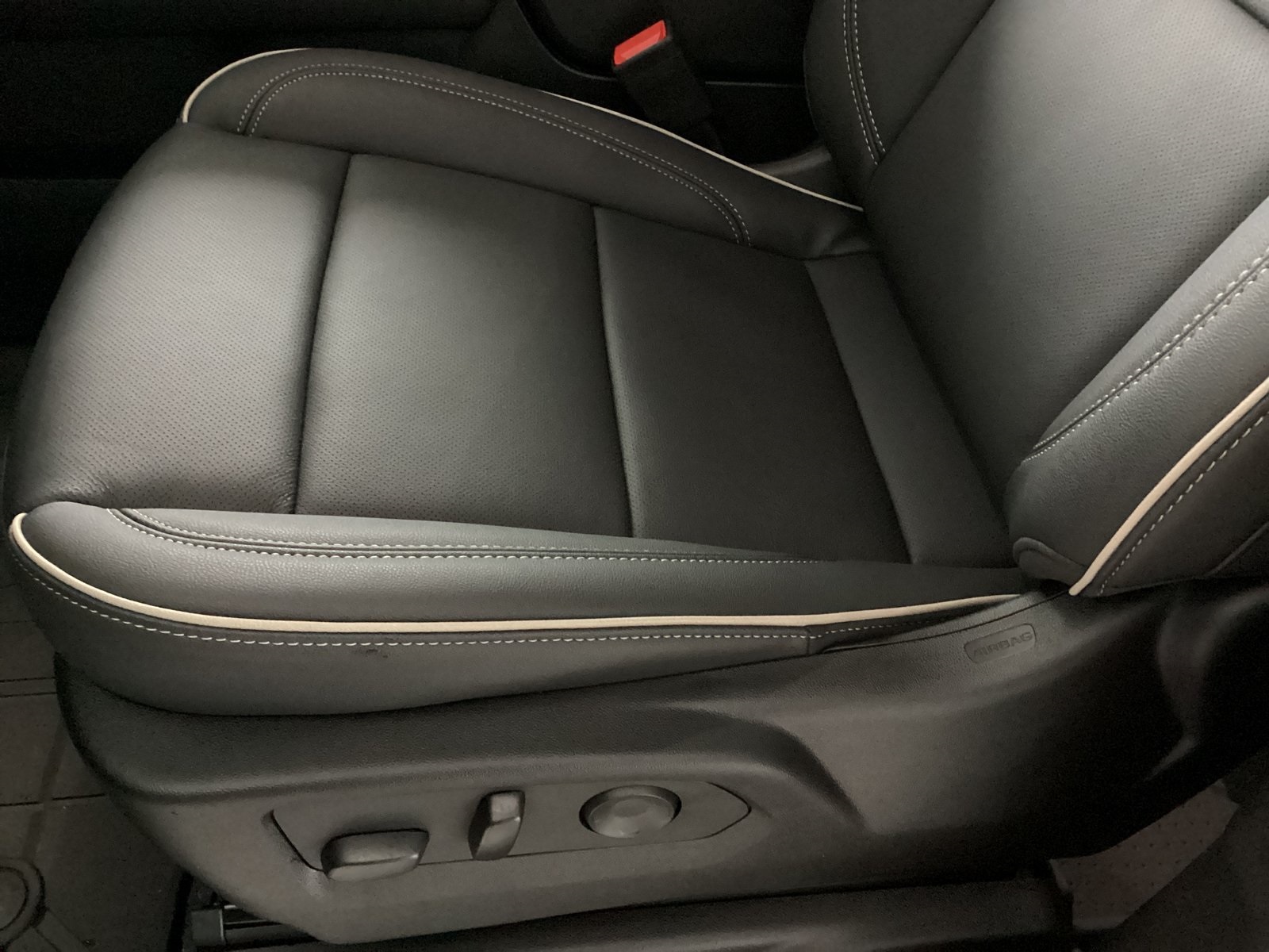Vehicle image 13 of 38