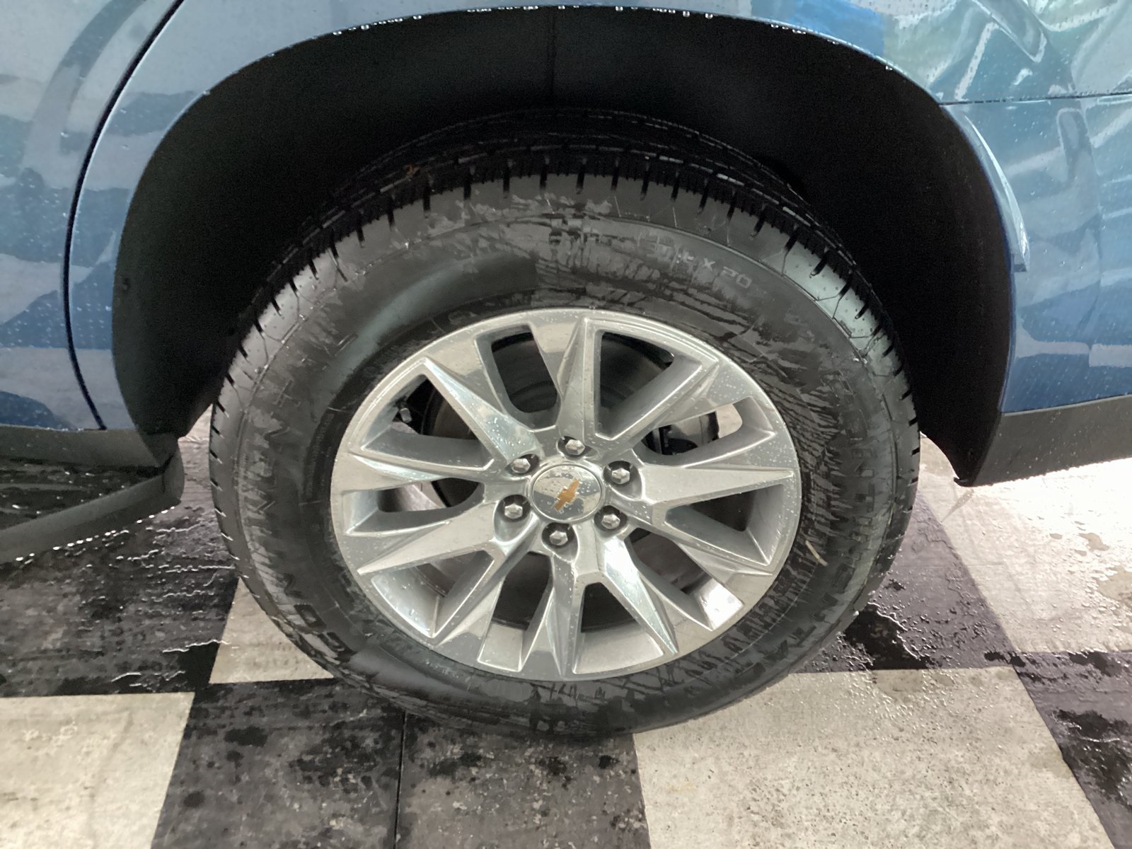 Vehicle image 32 of 38