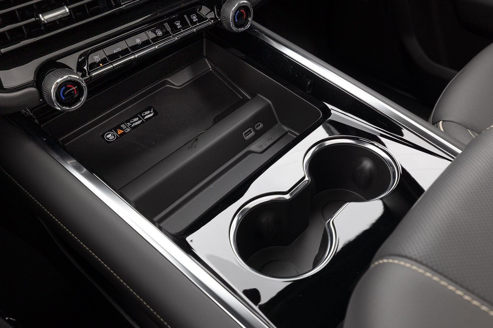 Vehicle image 24 of 26