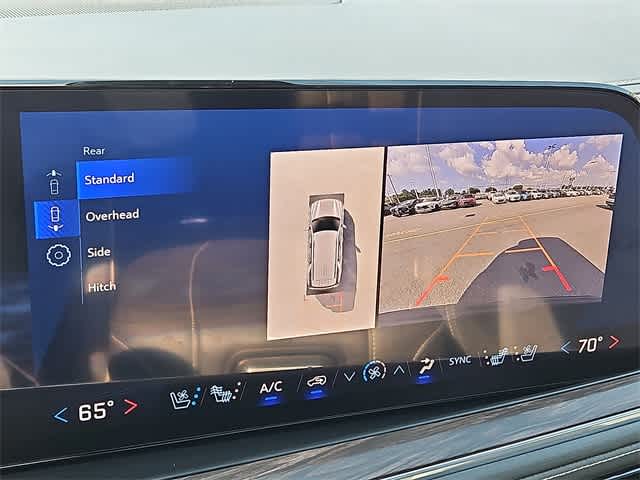 Vehicle image 16 of 26