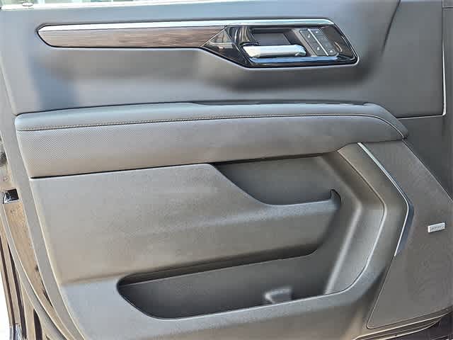 Vehicle image 17 of 26