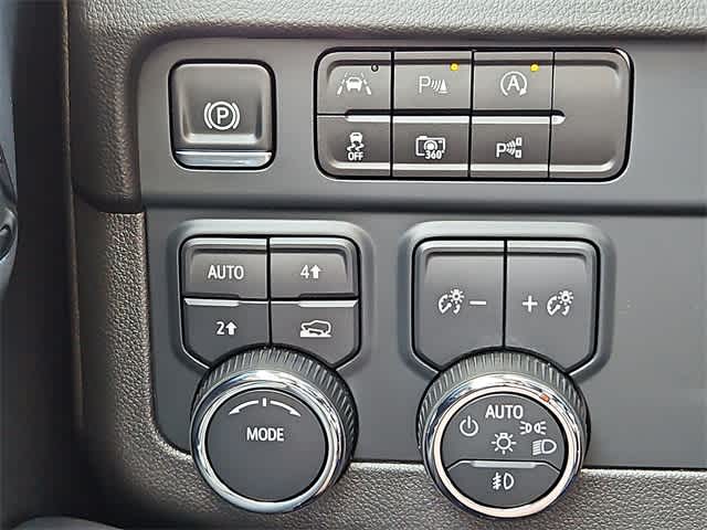 Vehicle image 24 of 26