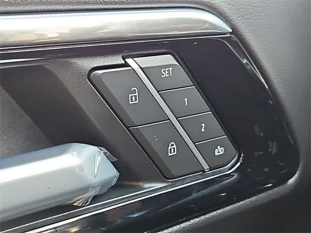 Vehicle image 19 of 26
