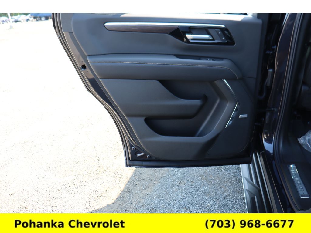 Vehicle image 23 of 36