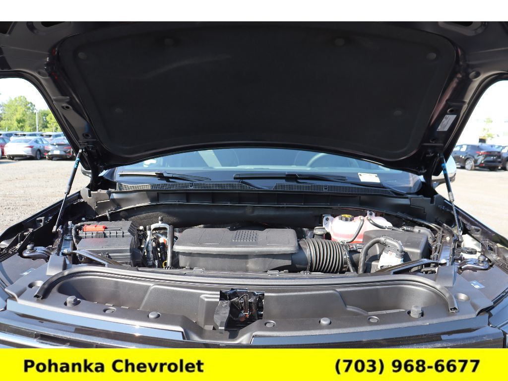 Vehicle image 32 of 36