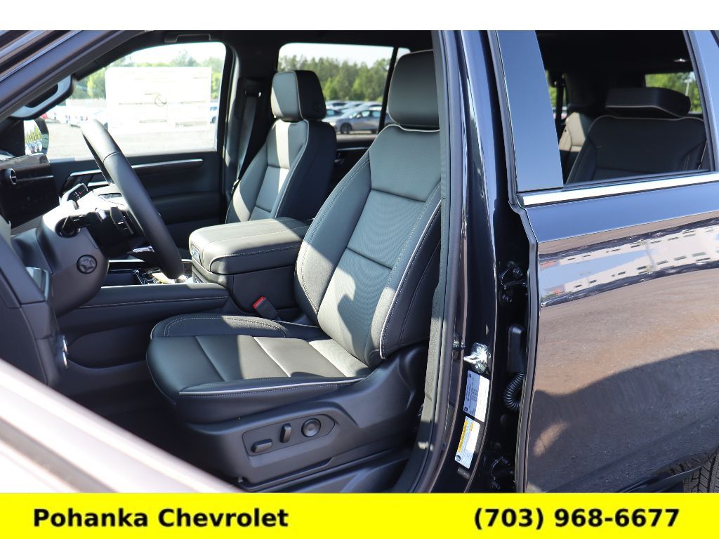 Vehicle image 21 of 36