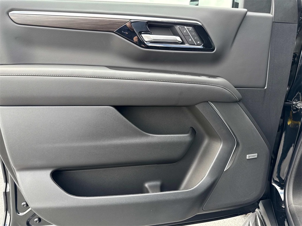 Vehicle image 14 of 20