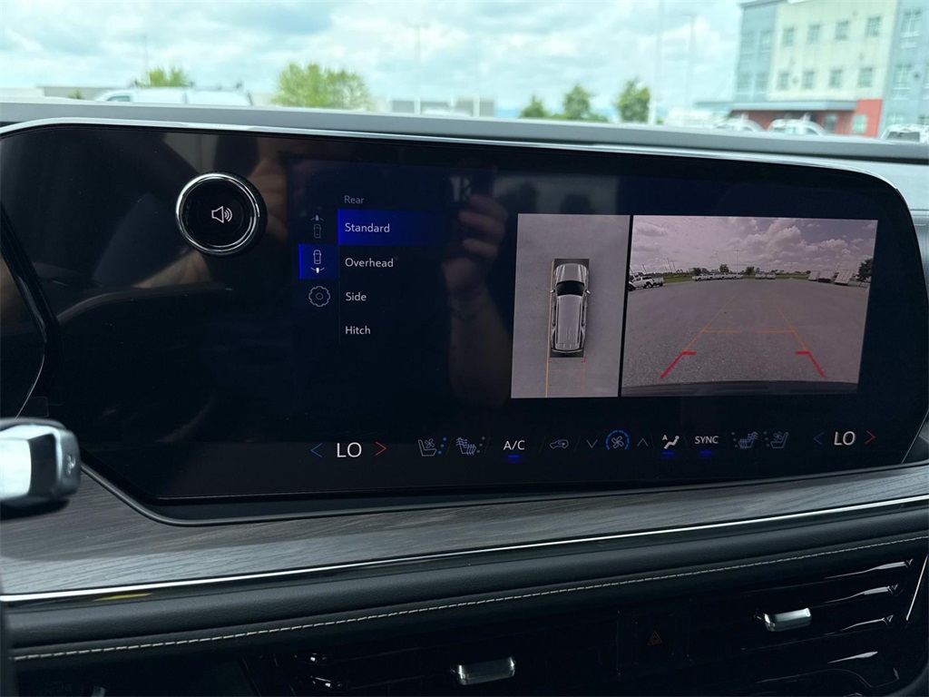 Vehicle image 9 of 20