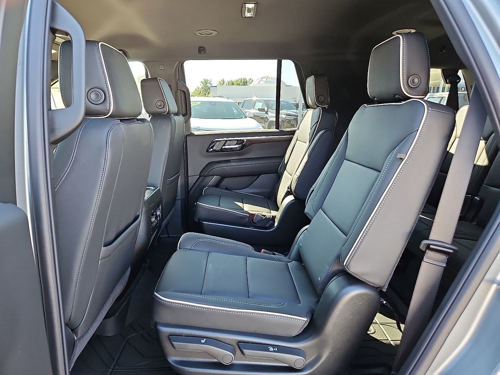 2025 Chevrolet Tahoe Premier Image 7 of 20