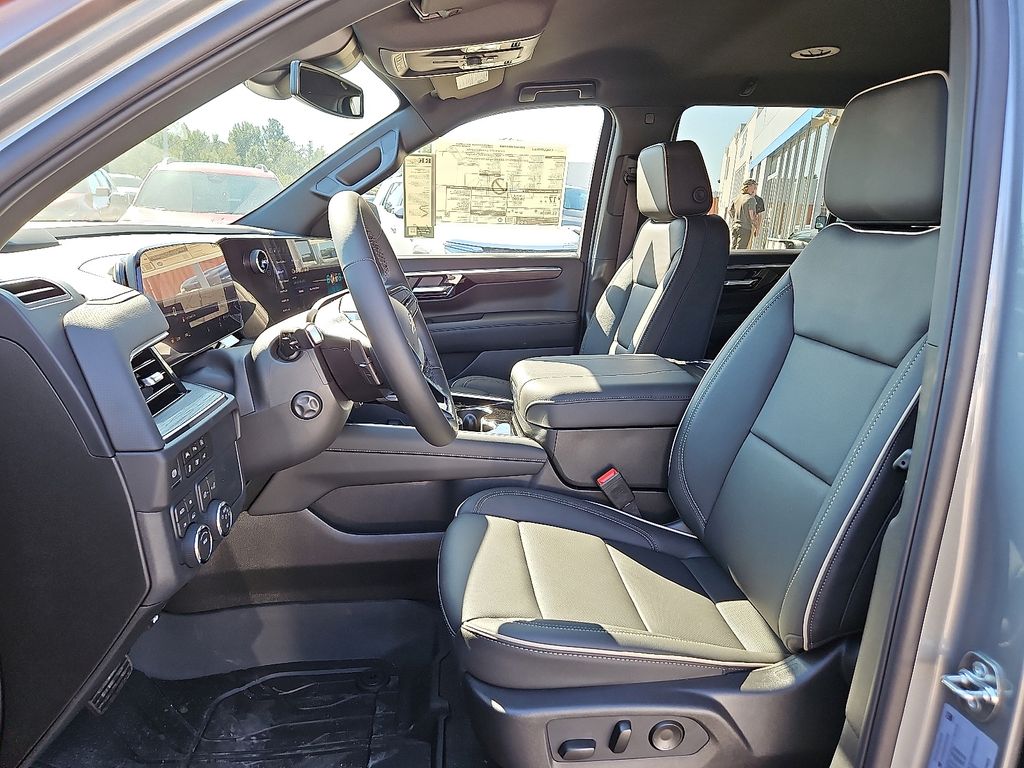 2025 Chevrolet Tahoe Premier Image 9 of 20