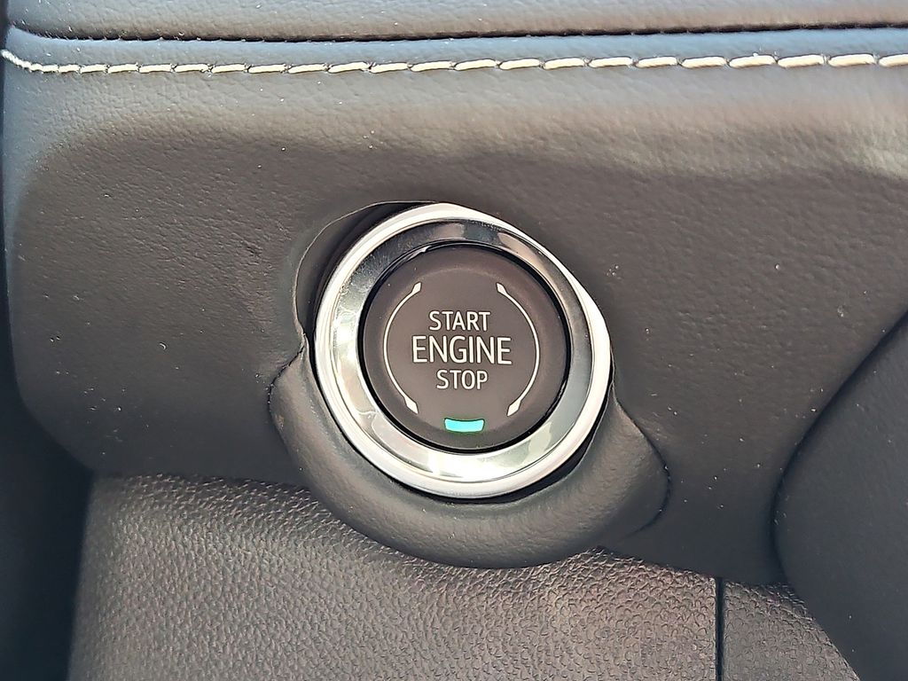 2025 Chevrolet Tahoe Premier Image 16 of 20