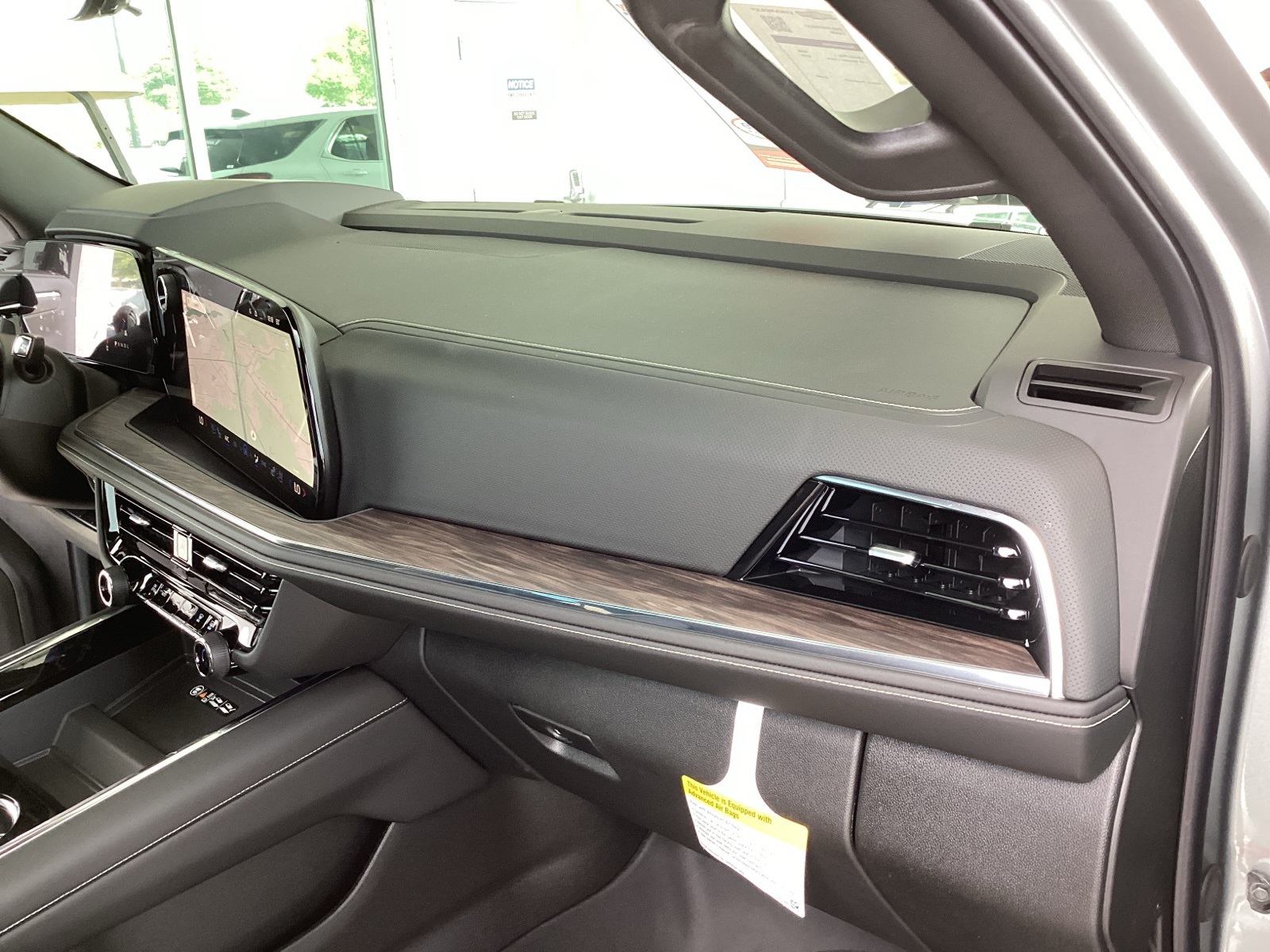 Vehicle image 18 of 27