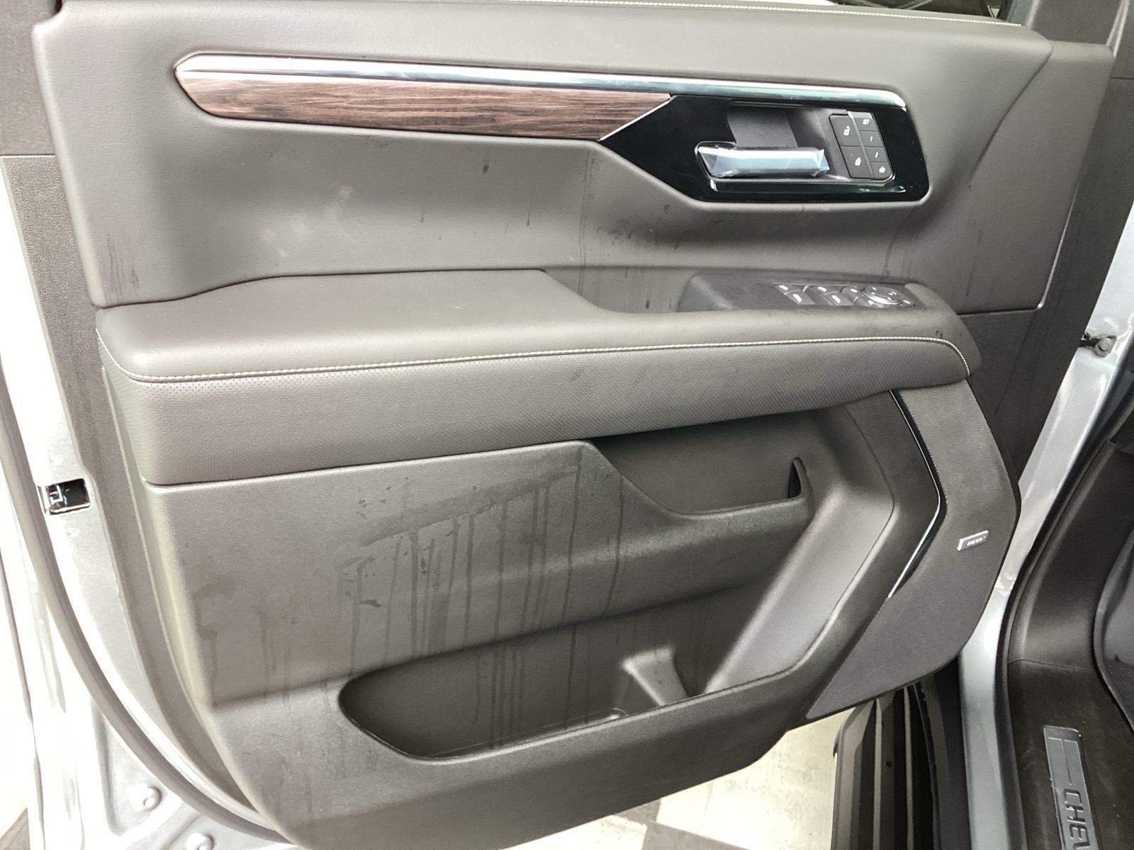 Vehicle image 23 of 27