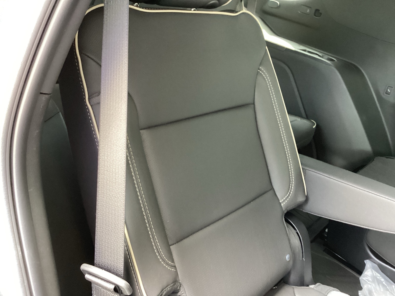 Vehicle image 14 of 27