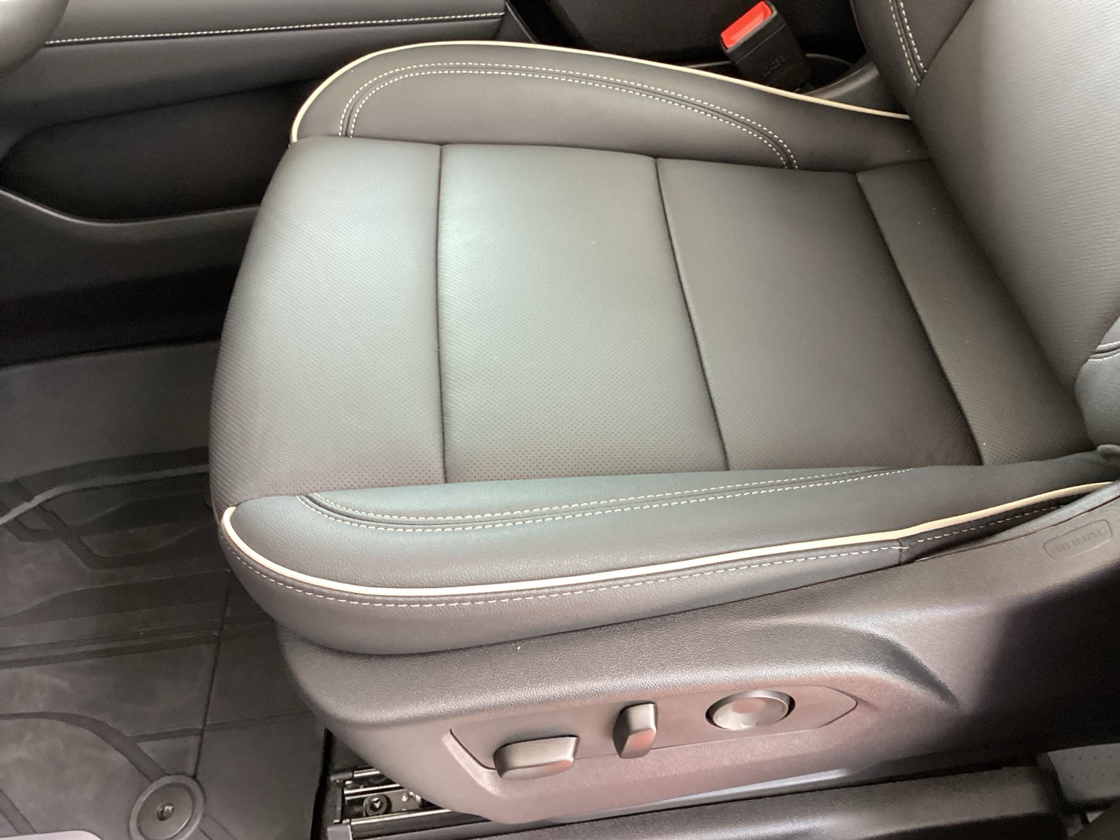 Vehicle image 22 of 27