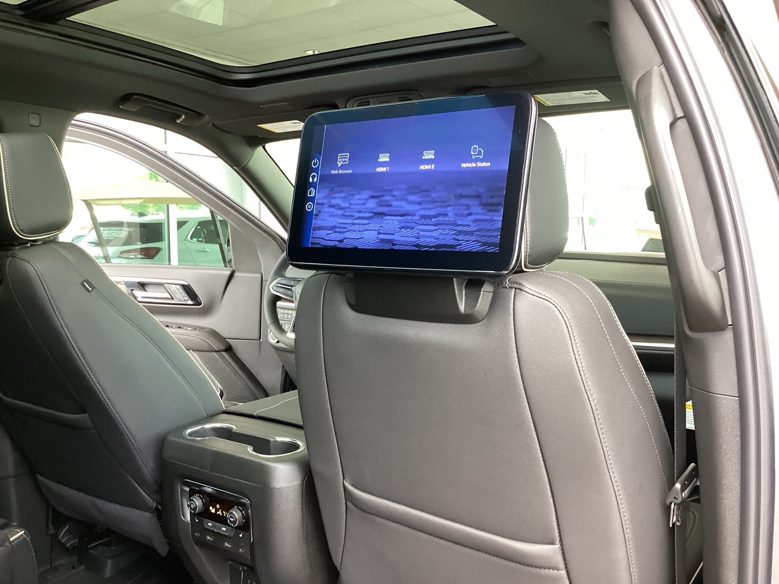 Vehicle image 16 of 27
