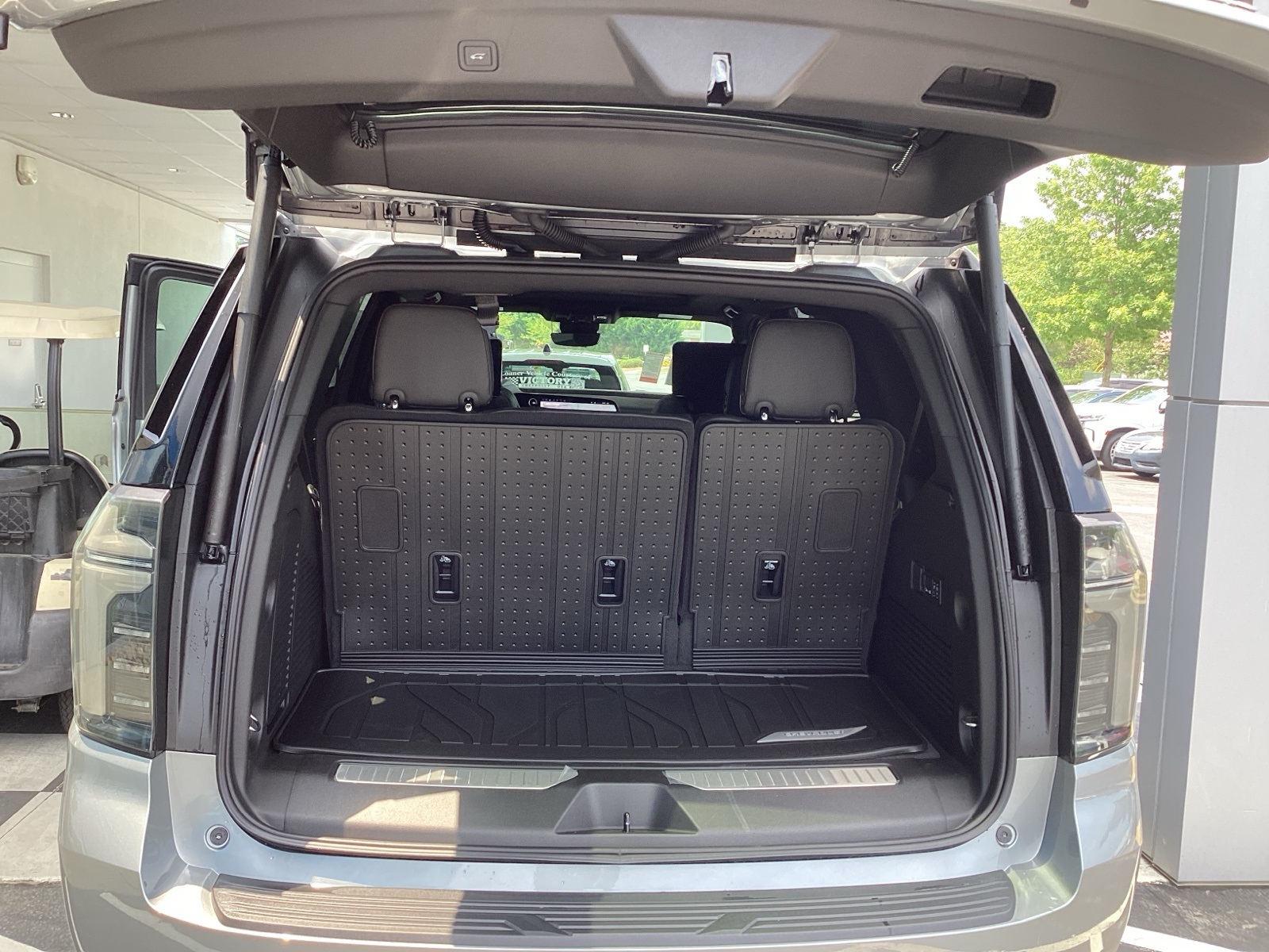 Vehicle image 8 of 27