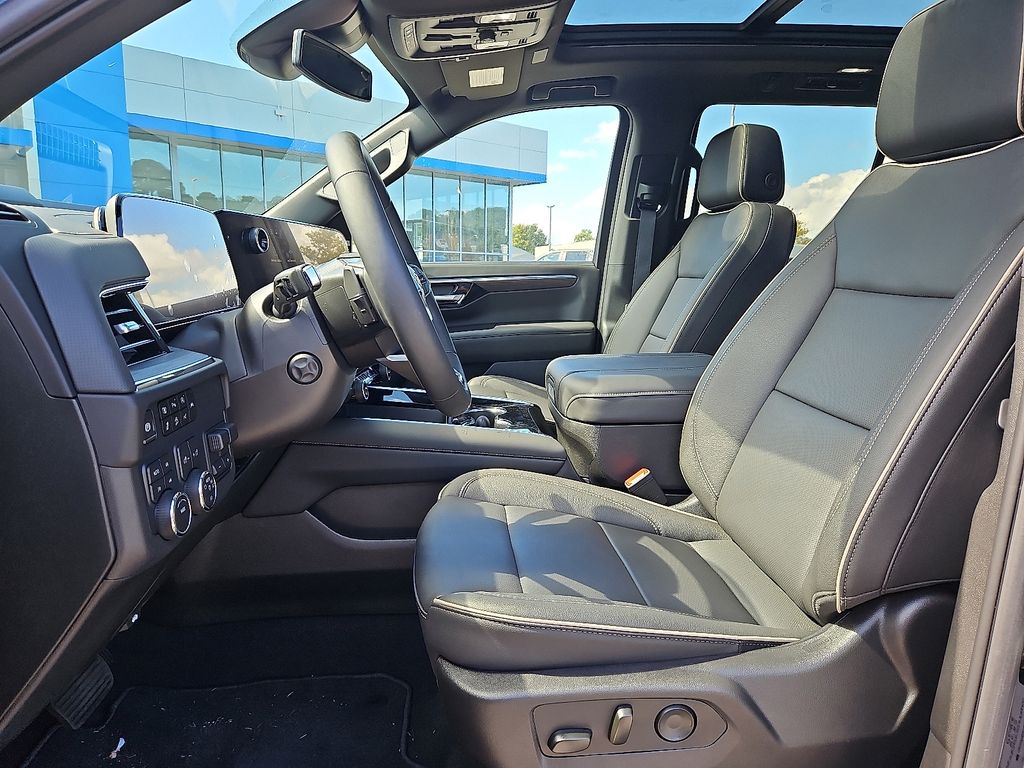 2025 Chevrolet Tahoe Premier Image 7 of 20