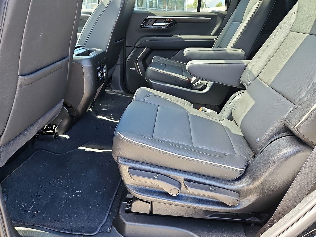 2025 Chevrolet Tahoe Premier Image 6 of 20