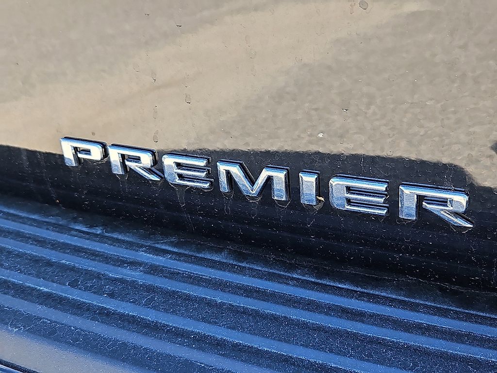 2025 Chevrolet Tahoe Premier Image 9 of 20